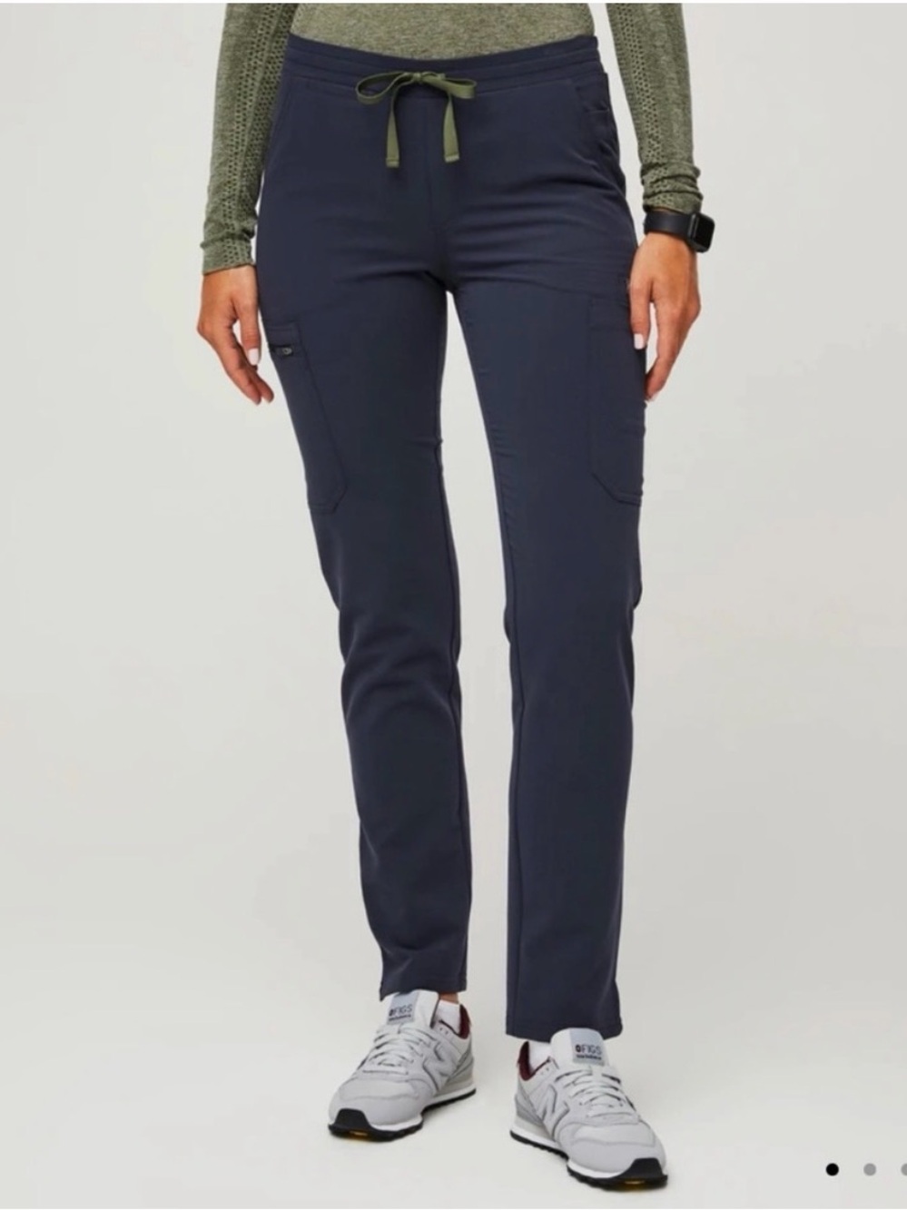 Figs Women's Quiet Navy Yola Skinny Straight Leg Scrub Pants Small